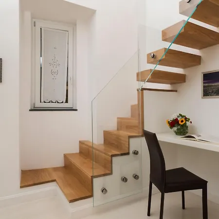 A.ri.el Luxury Neapol